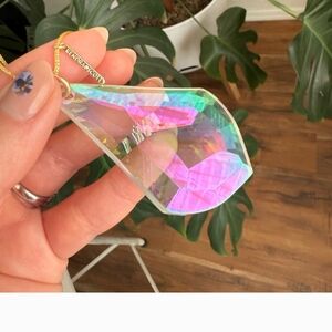 Kendra Scott Iridescent Rainbow Crystal Pendant With Gold Cord. Nwt